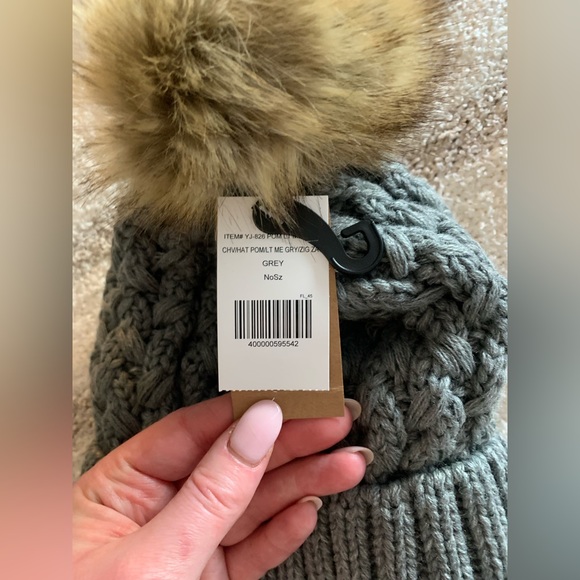 Hat - Picture 2 of 3